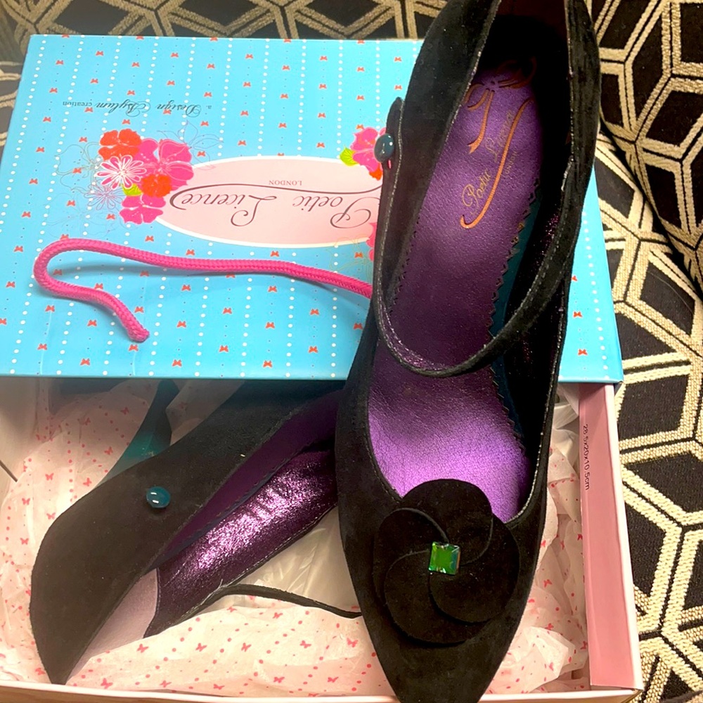 Poetic license pump black suede